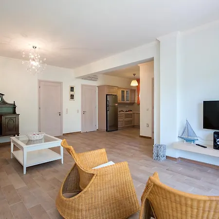 Aziza Villa Kastellanoi (Agios Georgios (Corfu))