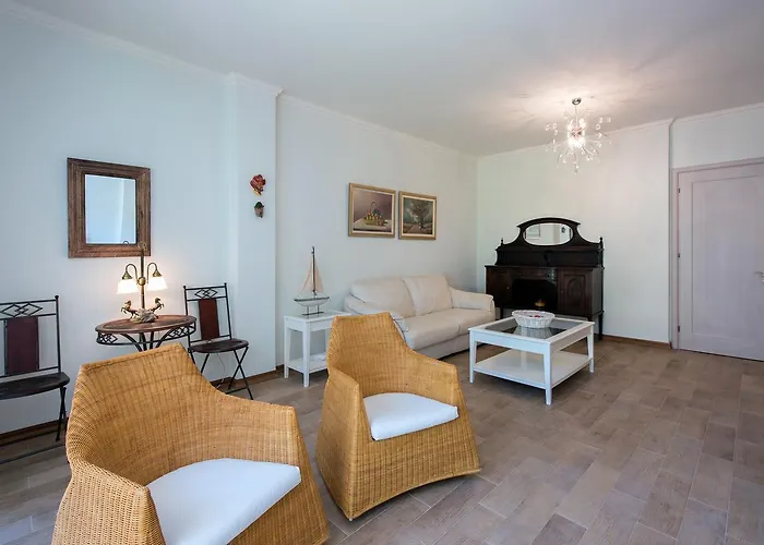 Aziza Villa *