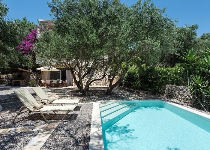 Aziza * Kastellanoi (Agios Georgios (Corfu))